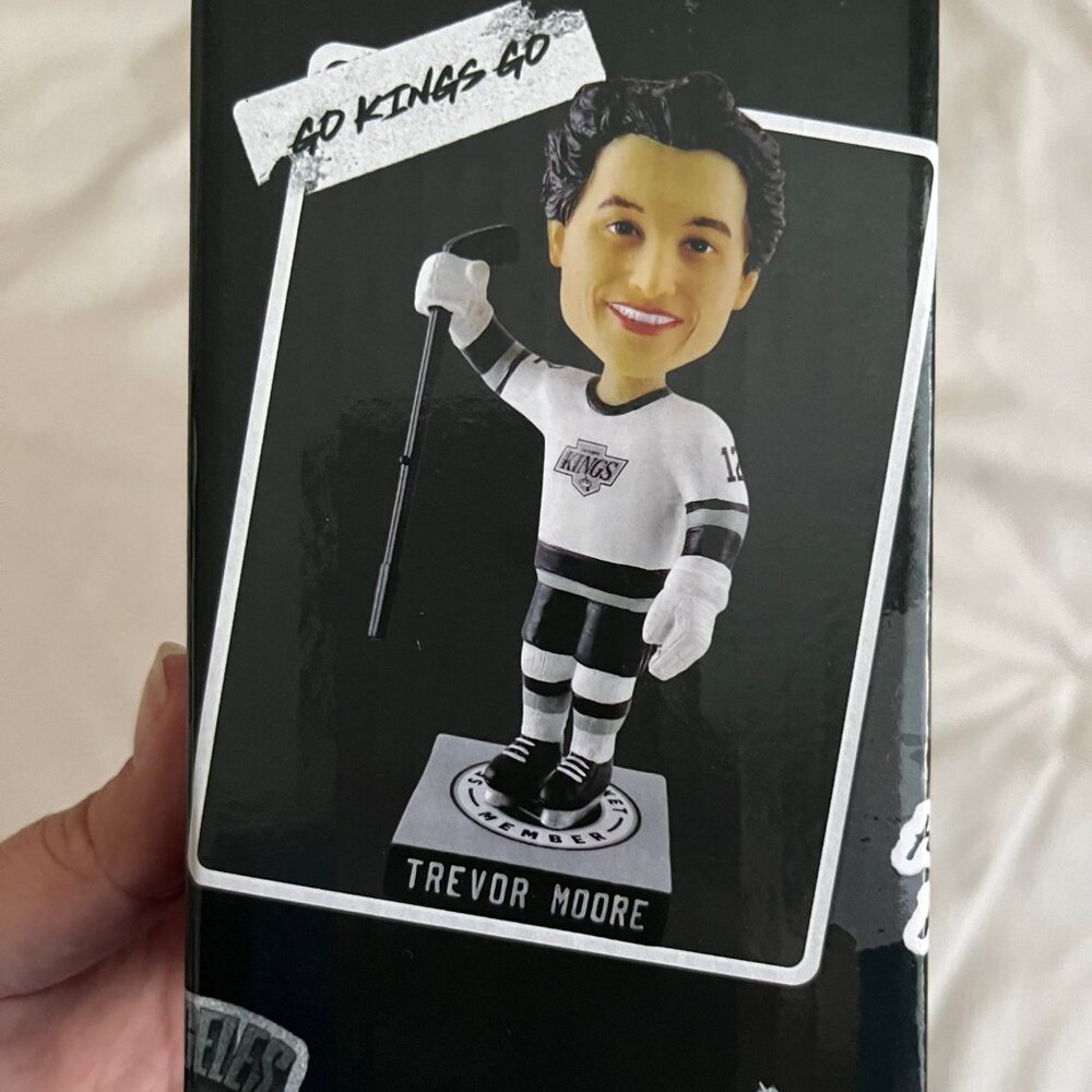 Los Angeles Kings TREVOR MOORE Thousand Oaks Native Shirt/Mini-Bobblehead COMBO - Picture 4 of 13